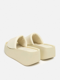 Шльопанці YUKI модель ЦБ-00238329 Фото