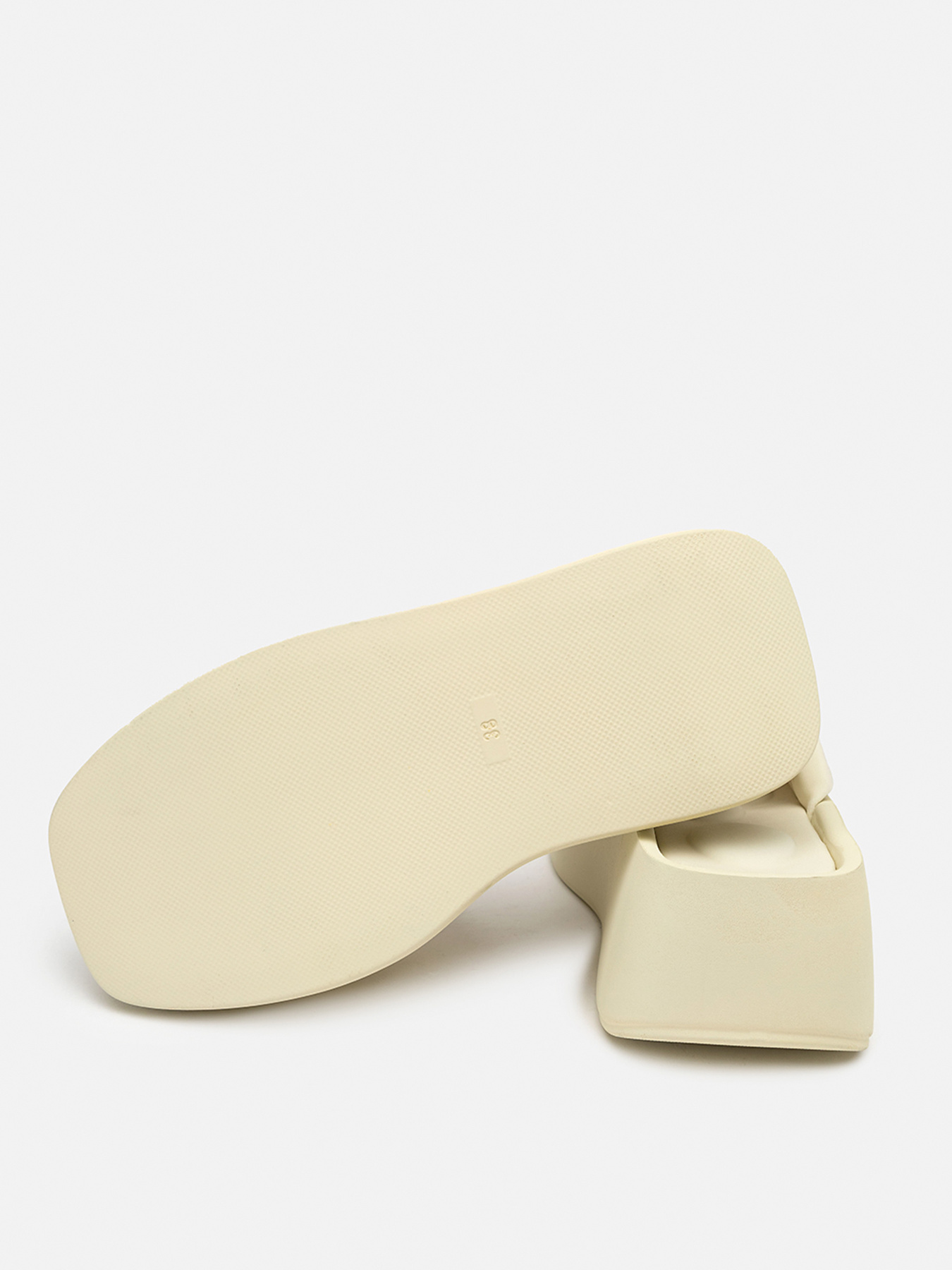 Шльопанці YUKI модель ЦБ-00238329 Фото