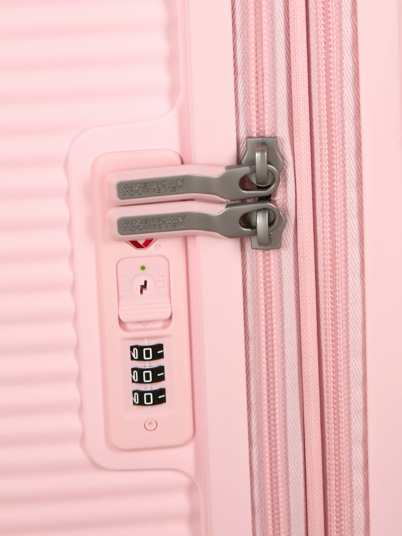 Чемодан American Tourister модель 32G60002 Фото