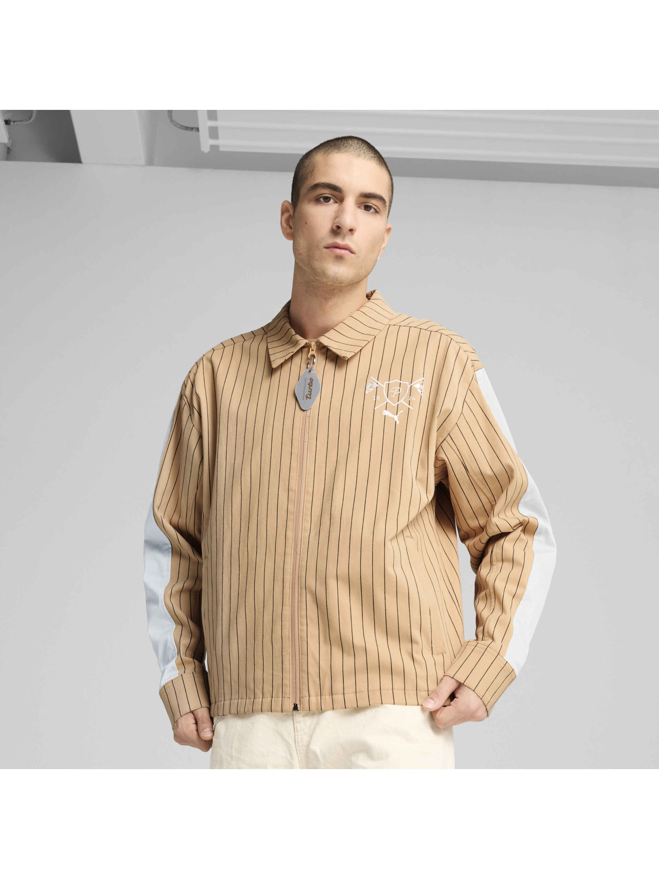 Демісезонна куртка PUMA Pl Lifestyle Jacket модель 630266 Фото