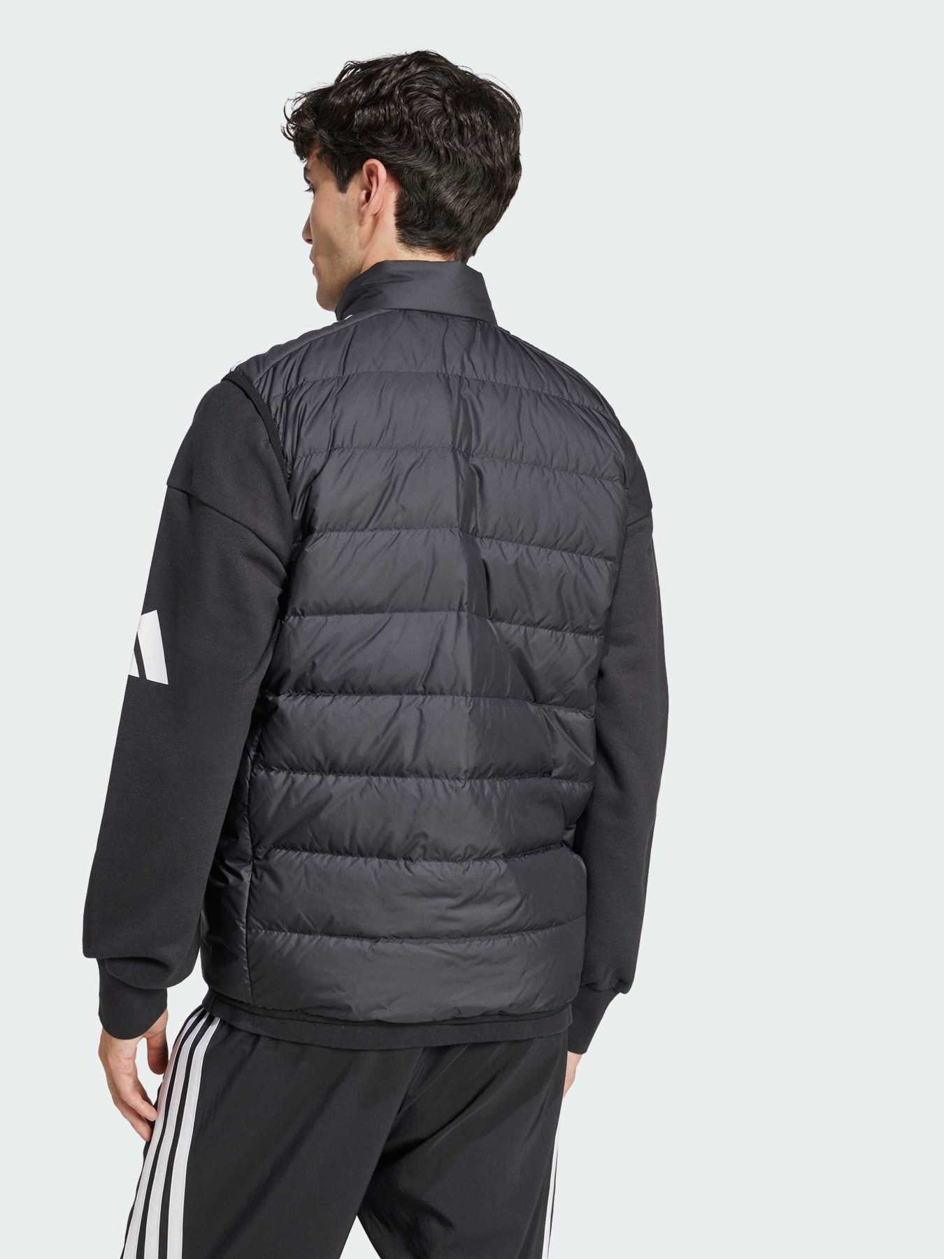 Утепленный жилет Adidas модель JJ1203 Фото