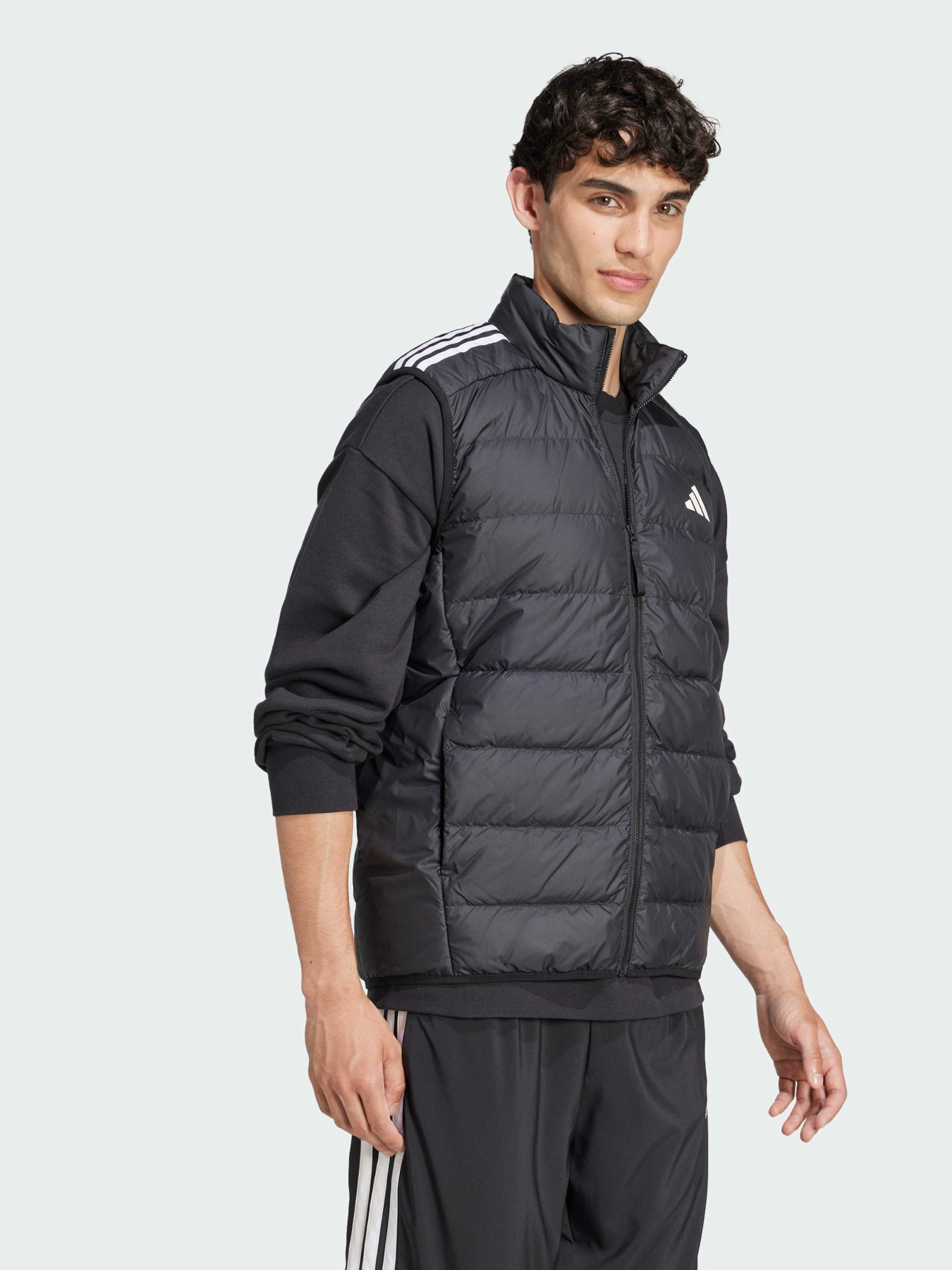 Утепленный жилет Adidas модель JJ1203 Фото