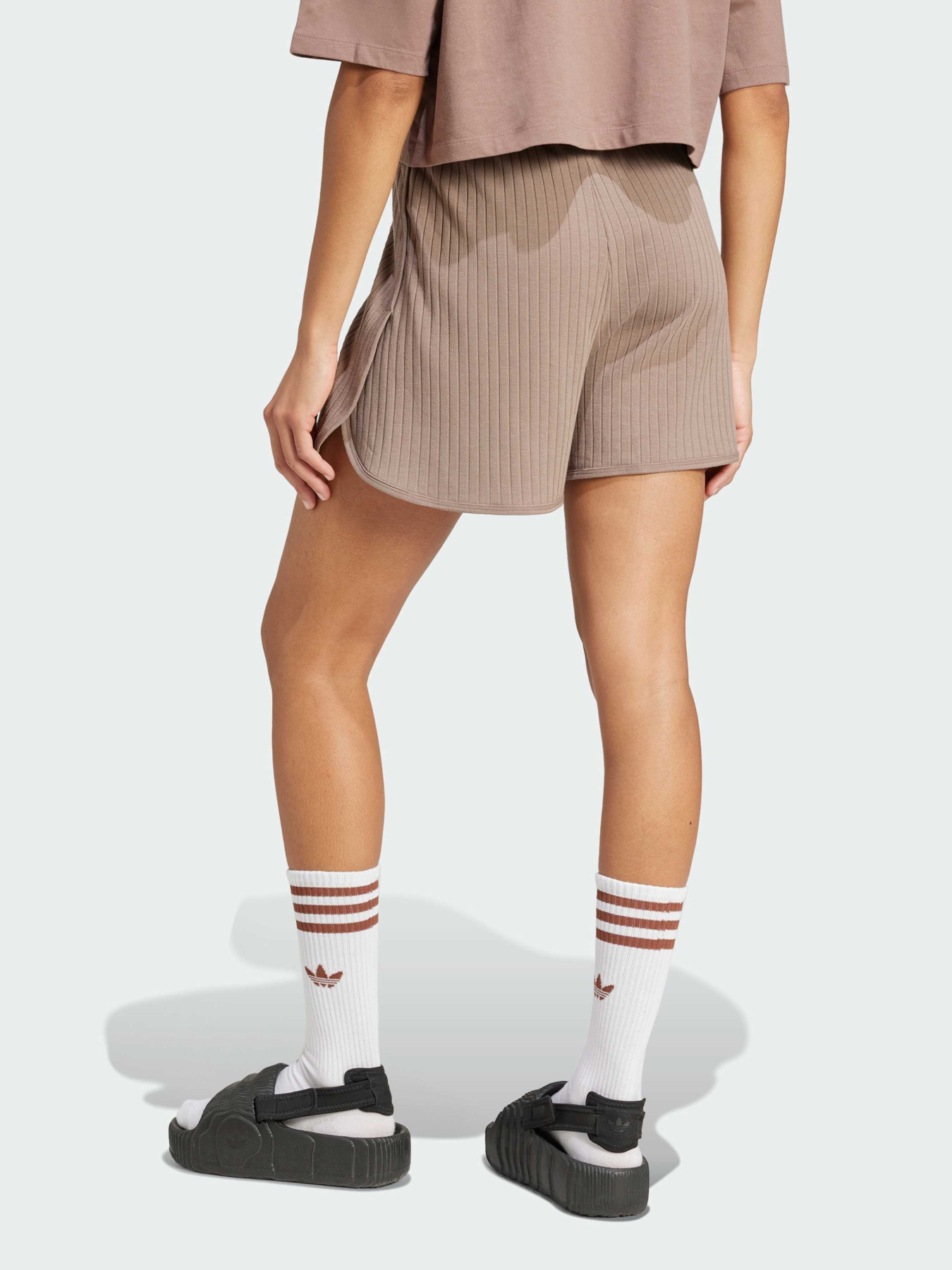 Повсякденні шорти Adidas модель JD1484 Повсякденні шорти Adidas модель JD1484 Фото