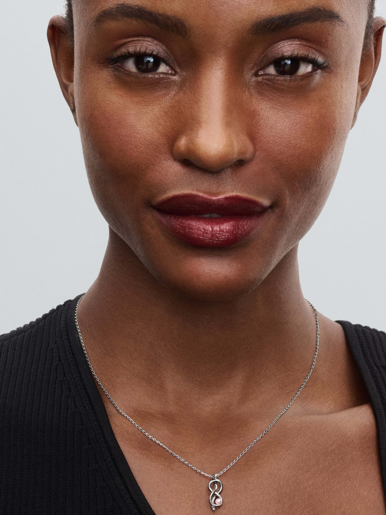 Колье PANDORA модель 393762C01 Фото