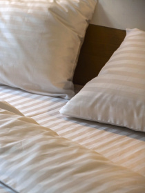 Комплект постельного белья из Страйп-сатина белого цвета с широкой полоской Ecotton модель 02054 Фото