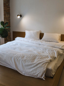 Комплект постільної білизни зі Страйп-сатину білого кольору з широкою полоскою Ecotton модель 02054 Комплект постільної білизни зі Страйп-сатину білого кольору з широкою полоскою Ecotton модель 02054 Фото