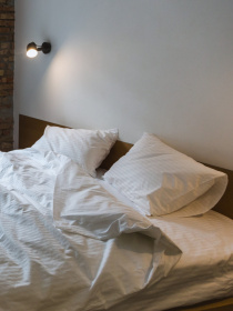 Комплект постельного белья из Страйп-сатина белого цвета с узкой полоской Ecotton модель 25143 Фото