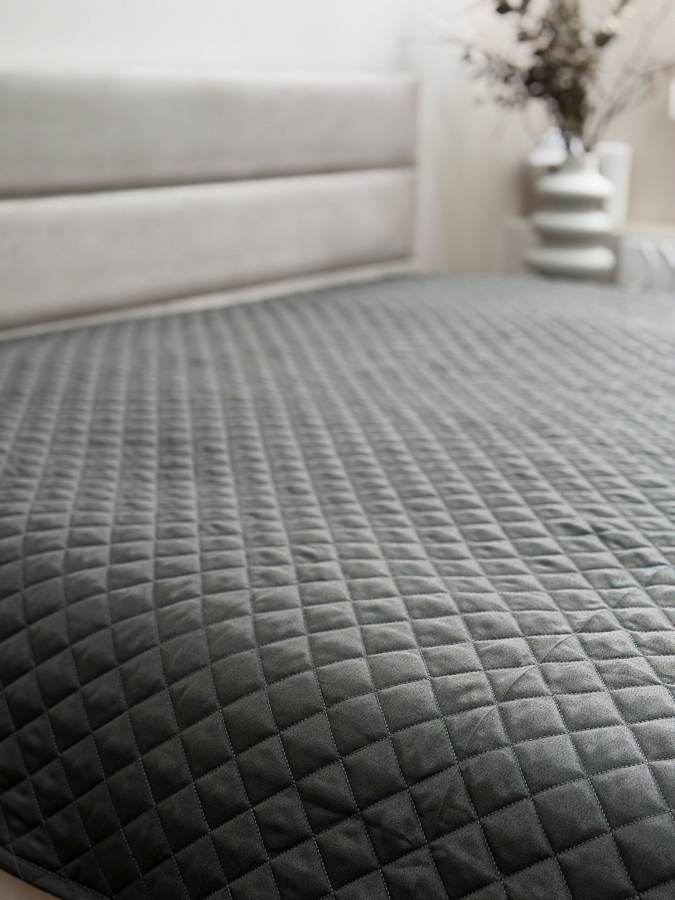 Покрывало декоративное антиаллергенное серого цвета Nid Grey Ecotton модель 25179 Фото