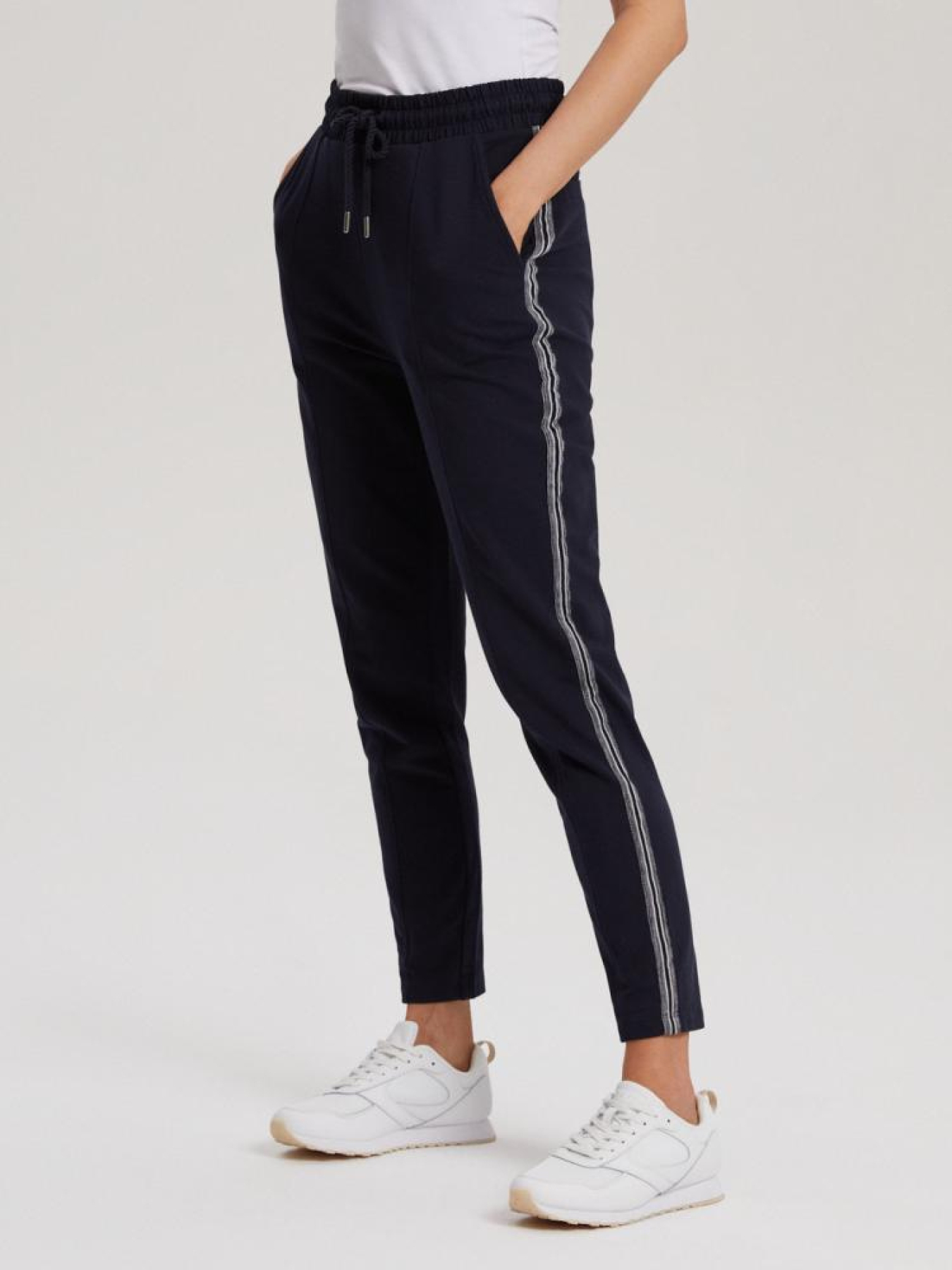 Штани спортивні DIVERSE Mariko модель 10041541 Фото