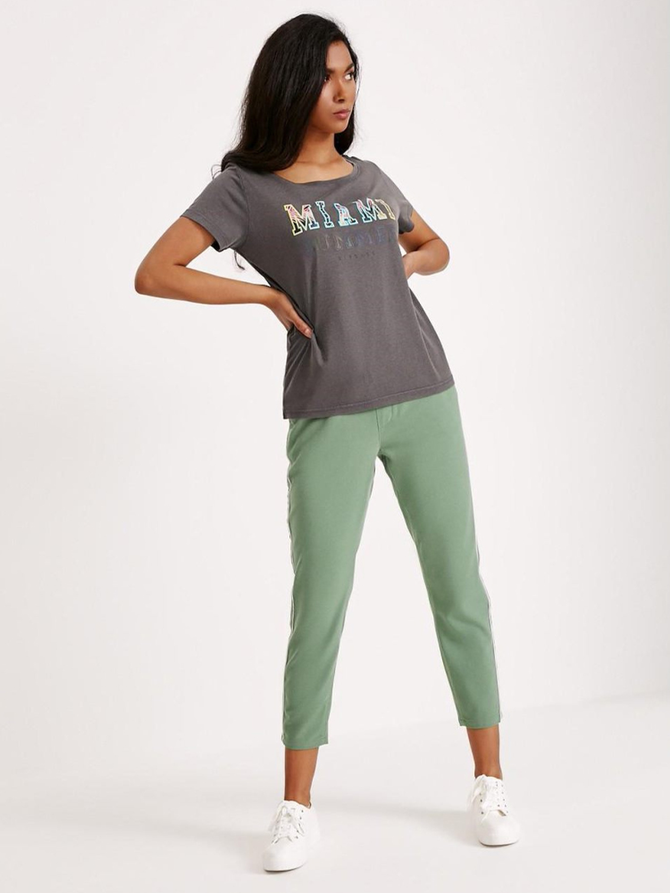 Повседневные штаны DIVERSE Nerdik модель 10037166 Повседневные штаны DIVERSE Nerdik модель 10037166 Фото