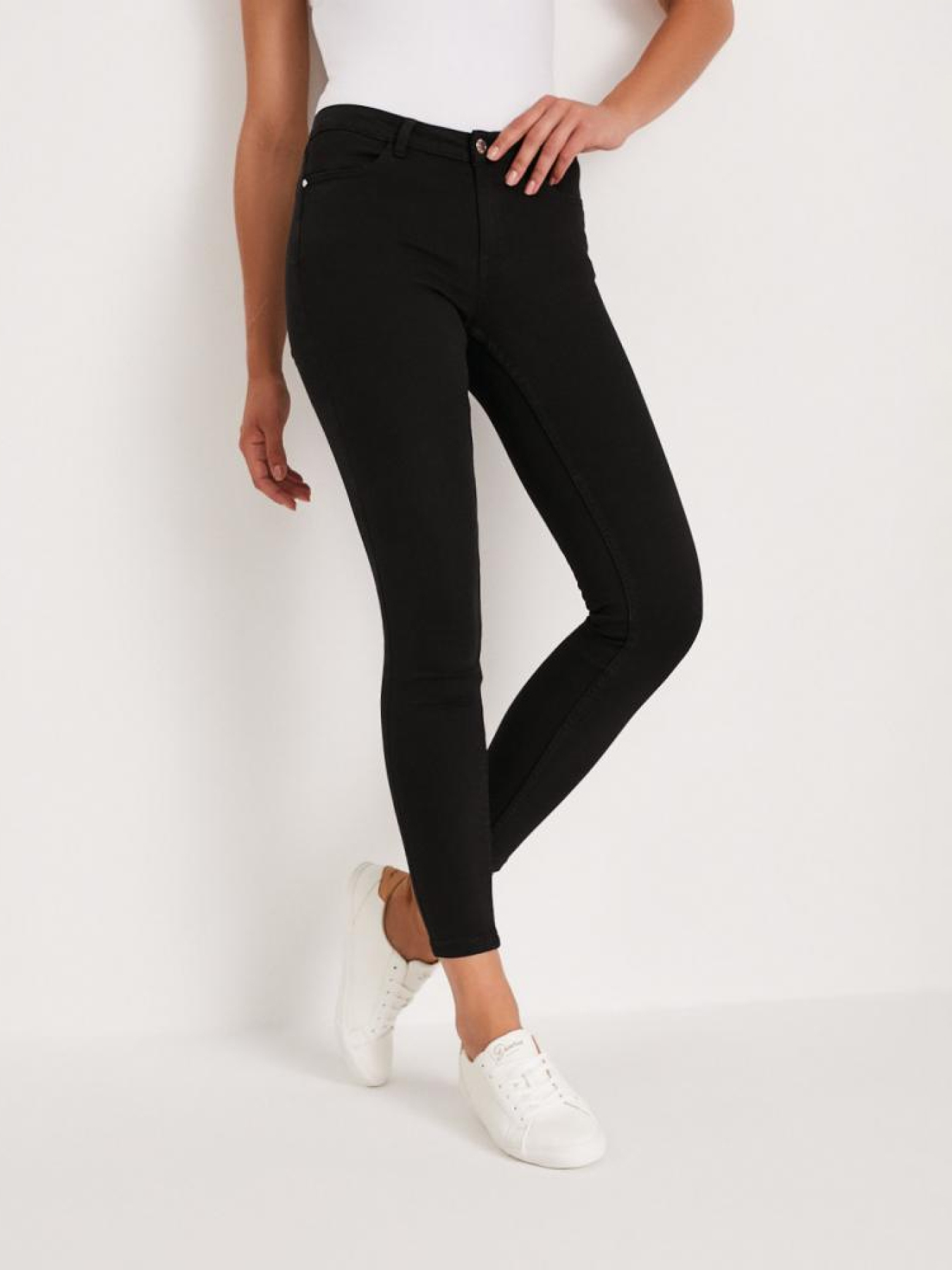 Повседневные штаны DIVERSE Junaj модель 10037584 Повседневные штаны DIVERSE Junaj модель 10037584 Фото