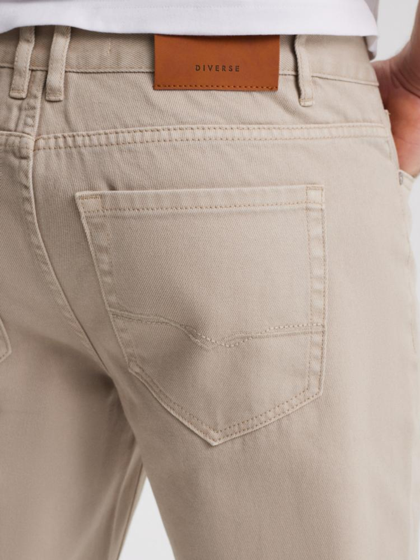 Прямые джинсы DIVERSE Dennys модель 10043871 Фото