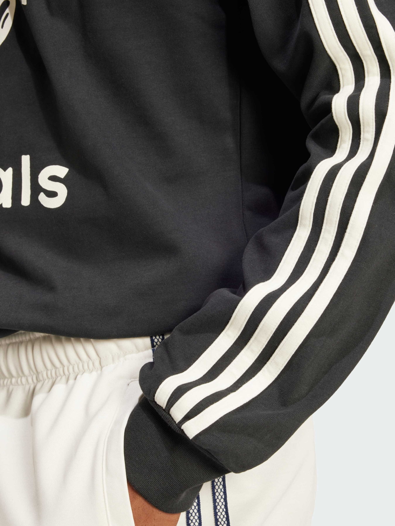 Лонгслив Adidas модель JD1091 Лонгслив Adidas модель JD1091 Фото