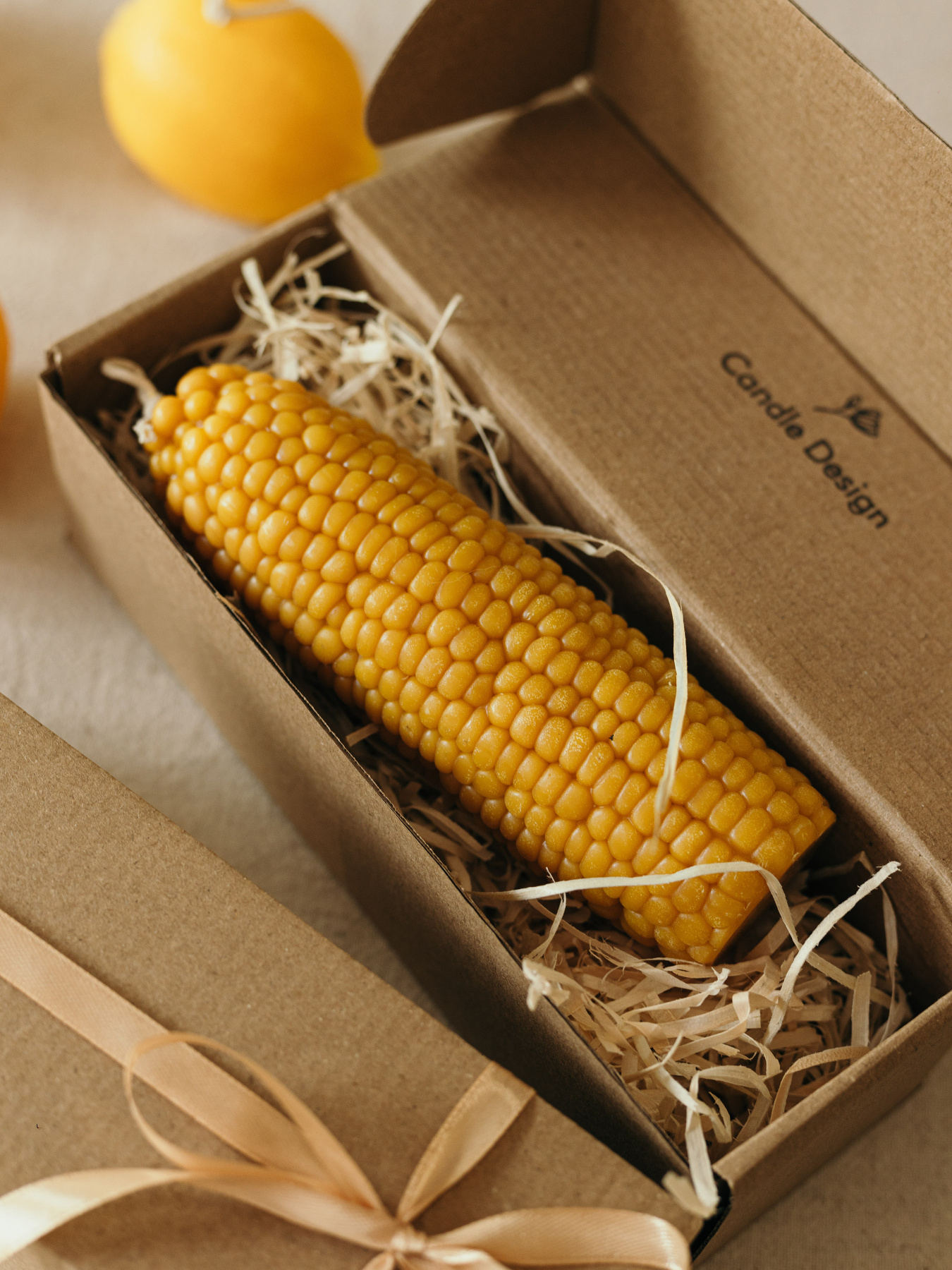 Ароматическая свеча "Кукуруза XL", аромат - Миндальный макарун, из натурального пчелиного воска Candle Design модель 190.3006/3007 Фото