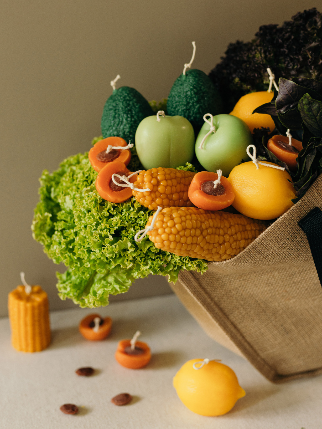 Ароматическая свеча "Яблоко", аромат - Яблоко макинтош, из натурального пчелиного воска Candle Design модель 190.3008 Фото