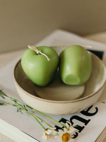 Ароматическая свеча "Яблоко", аромат - Яблоко макинтош, из натурального пчелиного воска Candle Design модель 190.3008 Фото