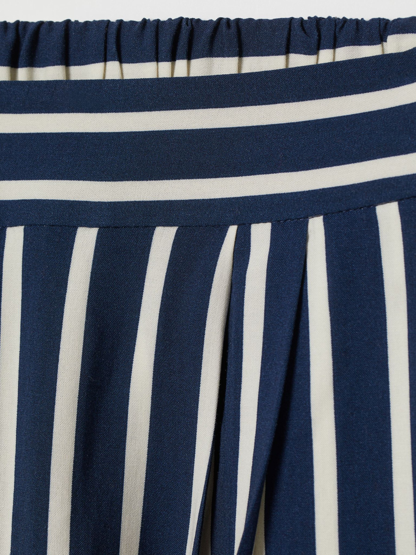 Шорты H&M модель 46140 Фото