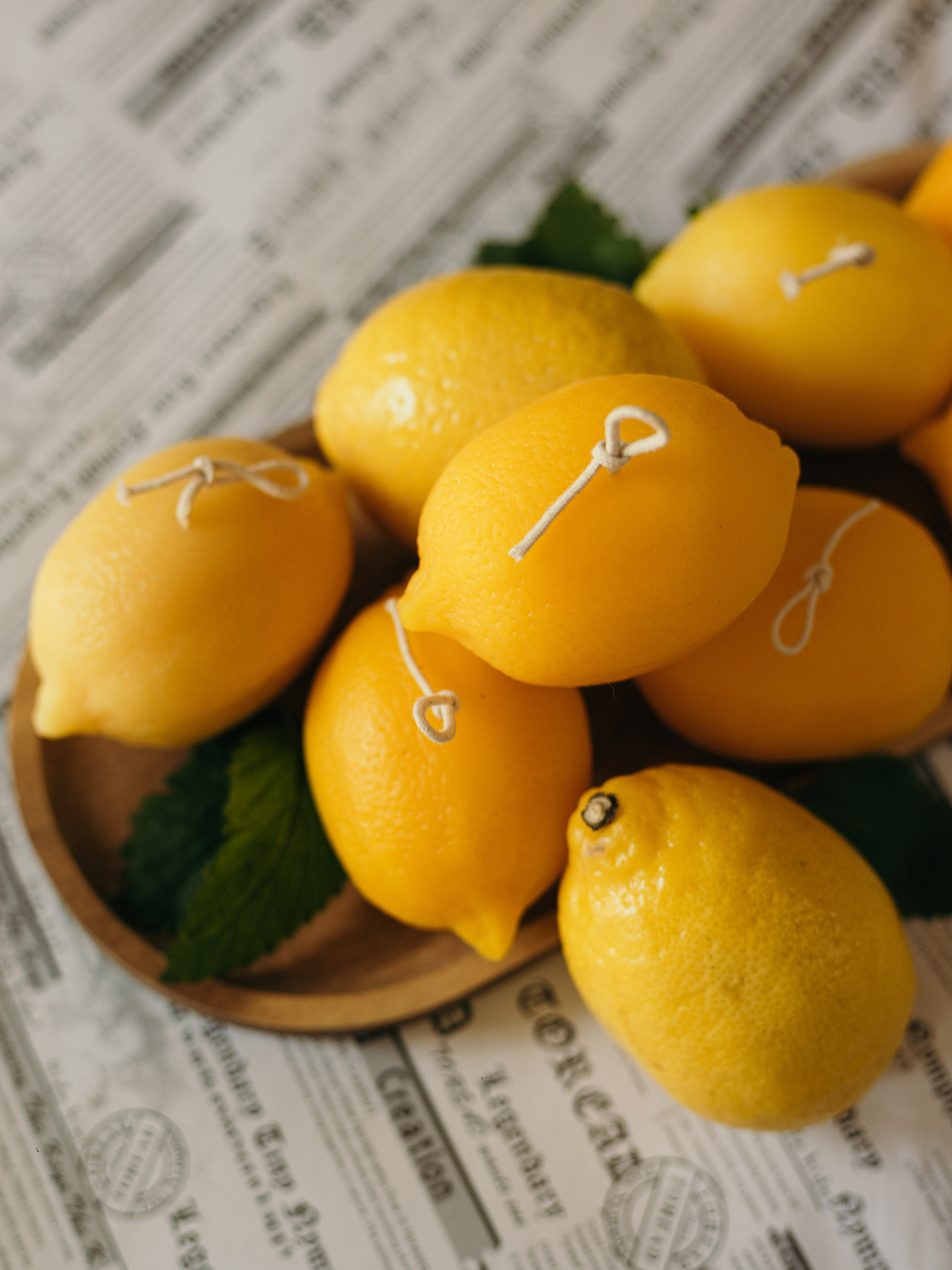 Ароматична свічка "Лимон", аромат - Лемонграсс та лайм, з натурального бджолиного воску Candle Design модель 190.3009 Ароматична свічка "Лимон", аромат - Лемонграсс та лайм, з натурального бджолиного воску Candle Design модель 190.3009 Фото