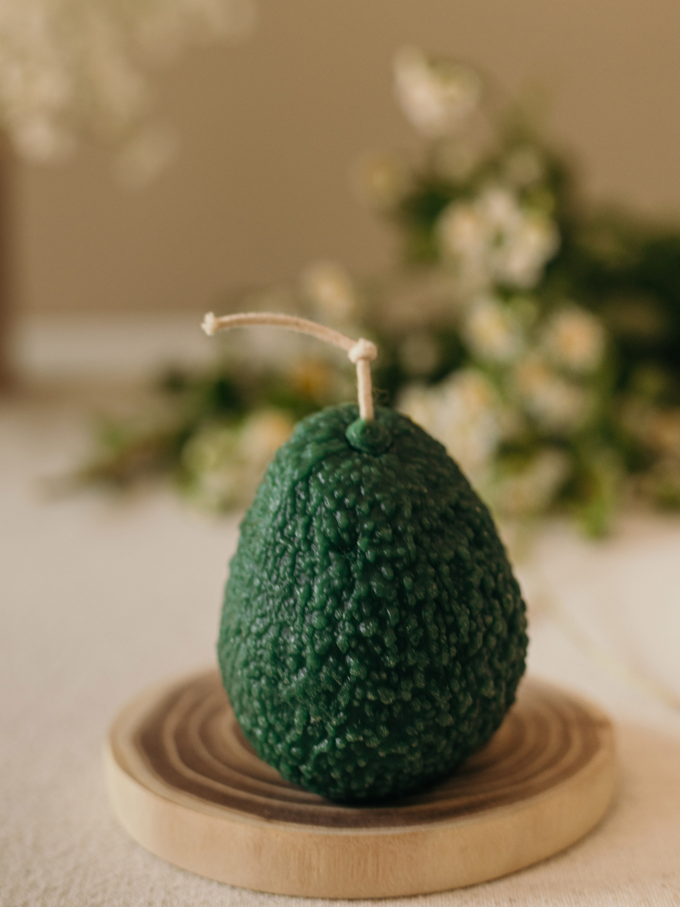 Ароматична свічка "Авокадо", аромат - Туман і папороть, з натурального бджолиного воску Candle Design модель 190.3005 Ароматична свічка "Авокадо", аромат - Туман і папороть, з натурального бджолиного воску Candle Design модель 190.3005 Фото