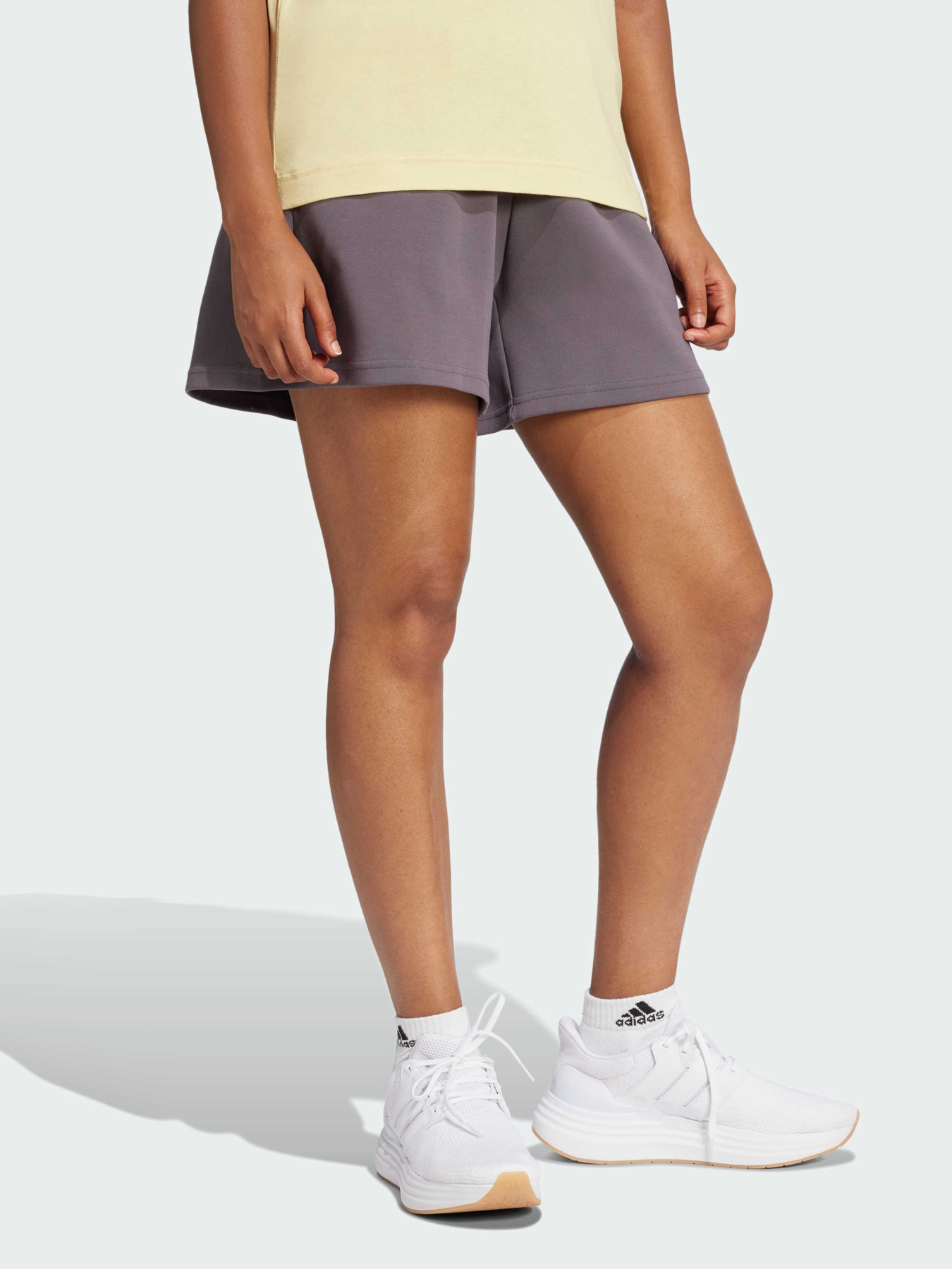 Повседневные шорты Adidas модель JE3998 Повседневные шорты Adidas модель JE3998 Фото