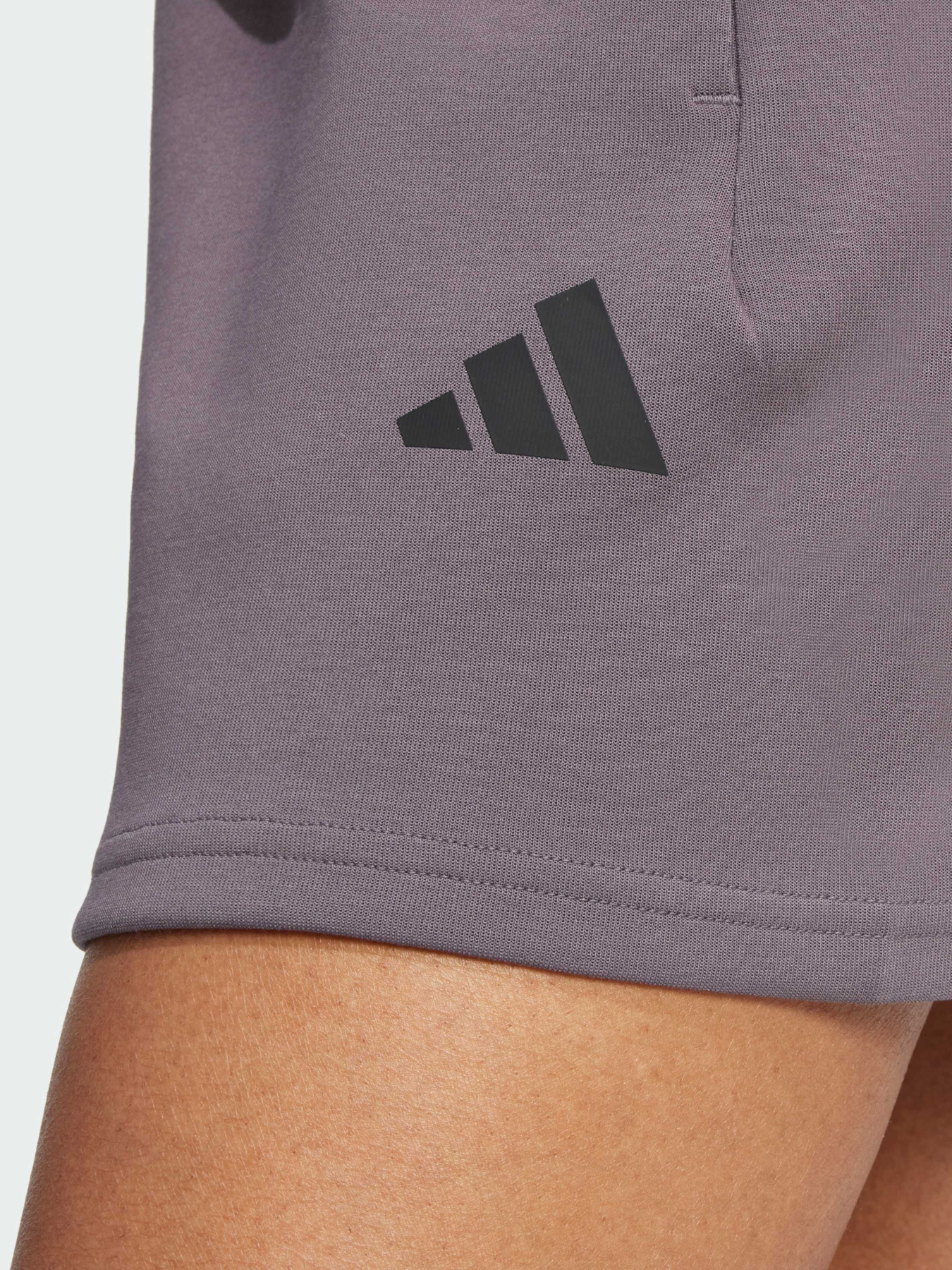 Повседневные шорты Adidas модель JE3998 Повседневные шорты Adidas модель JE3998 Фото