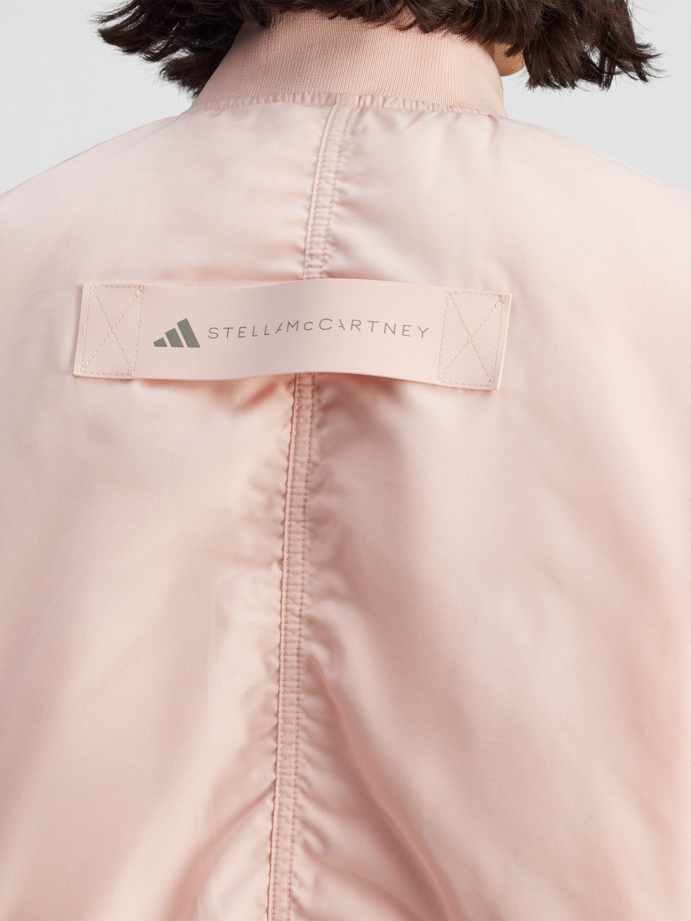 Куртки и дубленки Adidas модель JF8467 Фото