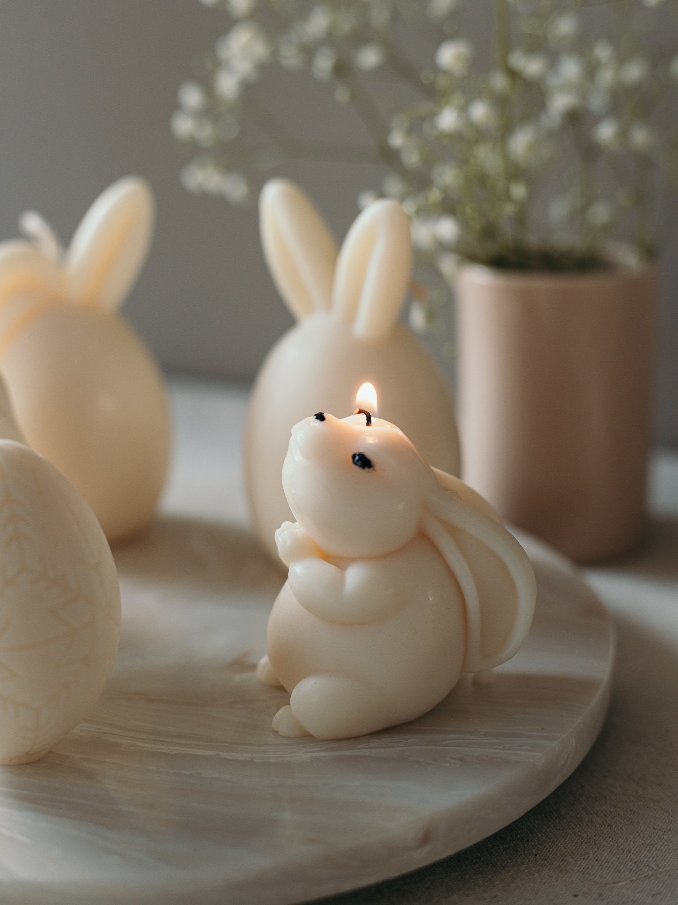 Ароматическая свеча "Весенний зайчик", аромат - Английский сад, из натурального оливкового воска Candle Design модель 140.2012 Фото