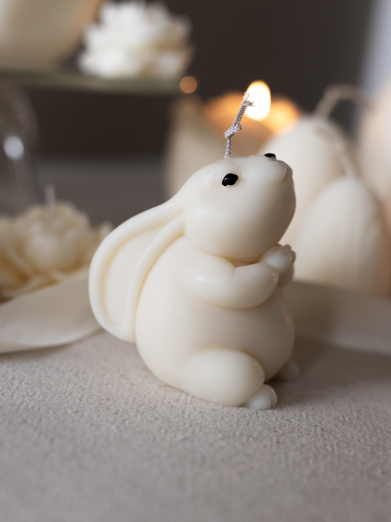 Ароматическая свеча "Весенний зайчик", аромат - Английский сад, из натурального оливкового воска Candle Design модель 140.2012 Фото