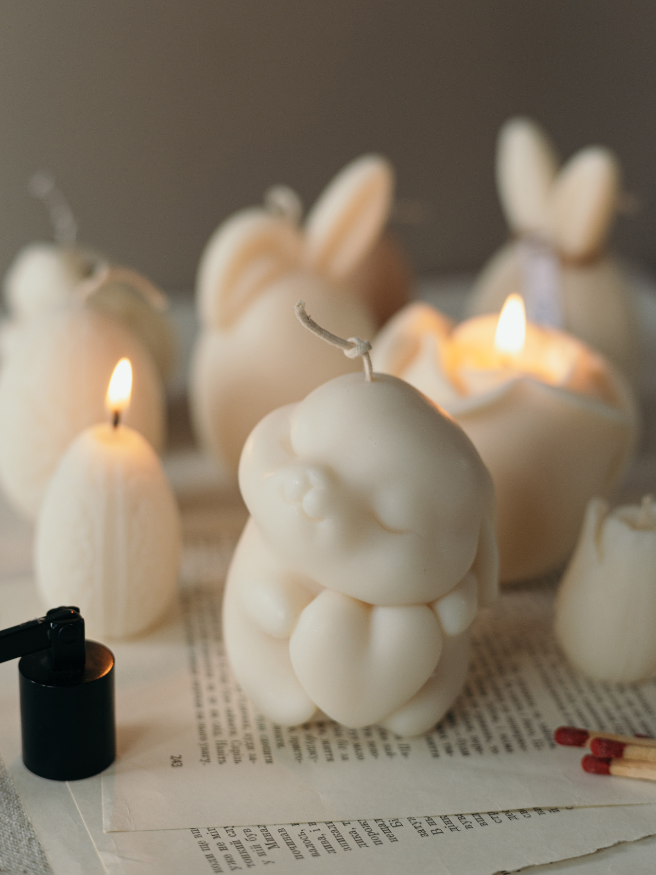 Аромасвеча "Зайчонок с сердечком", аромат - Орхидея и морская соль, из натурального оливкового воска Candle Design модель 140.2011 Фото