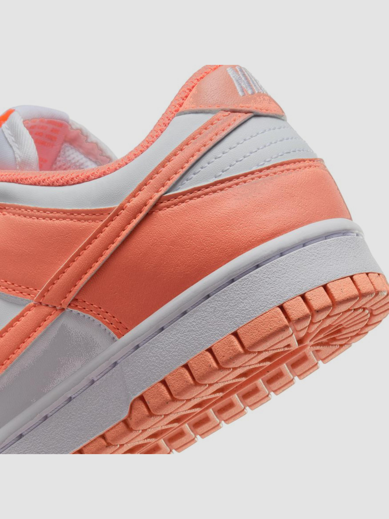 Кроссовки повседневные NIKE Dunk Low Next Nature модель DD1873-109 Фото