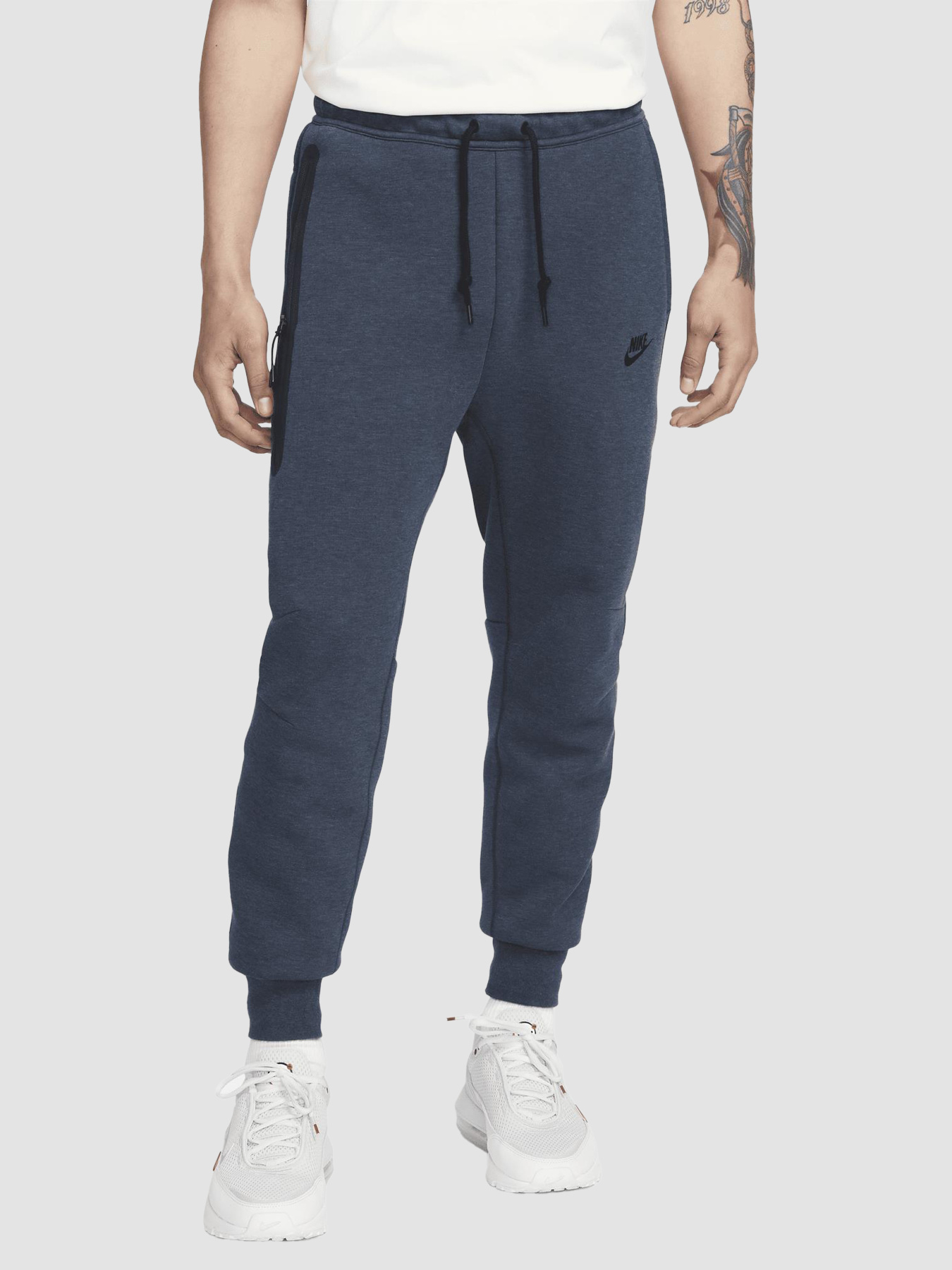Джоггеры NIKE portswear Tech Fleece Joggers модель FB8002-473 Джоггеры NIKE portswear Tech Fleece Joggers модель FB8002-473 Фото