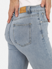 Джинси YUKI модель ЦБ-00266054 Фото