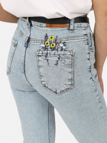 Джинси YUKI модель ЦБ-00273400 Фото