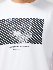 Футболка J.B4 (Just Before) модель 9MF6501 Футболка J.B4 (Just Before) модель 9MF6501 Фото