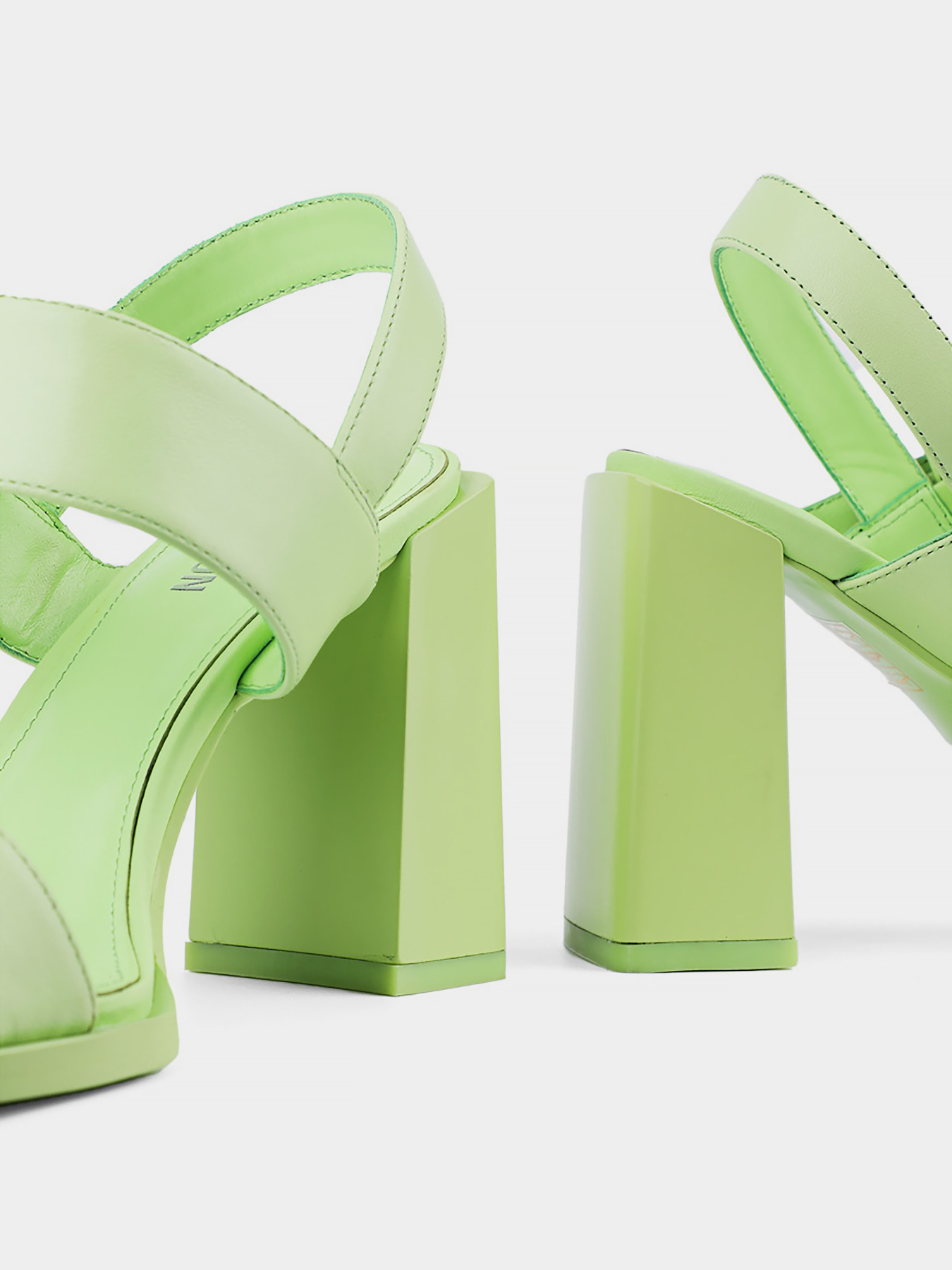 Босоніжки MIRATON модель F533-802-2 Босоніжки MIRATON модель F533-802-2 Фото