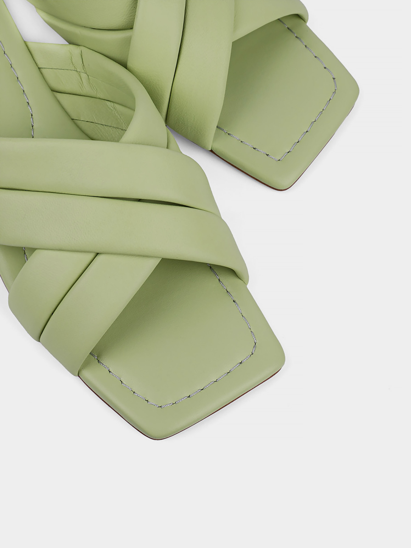 Шлепанцы Attizzare модель 227L-F11-S245 Фото