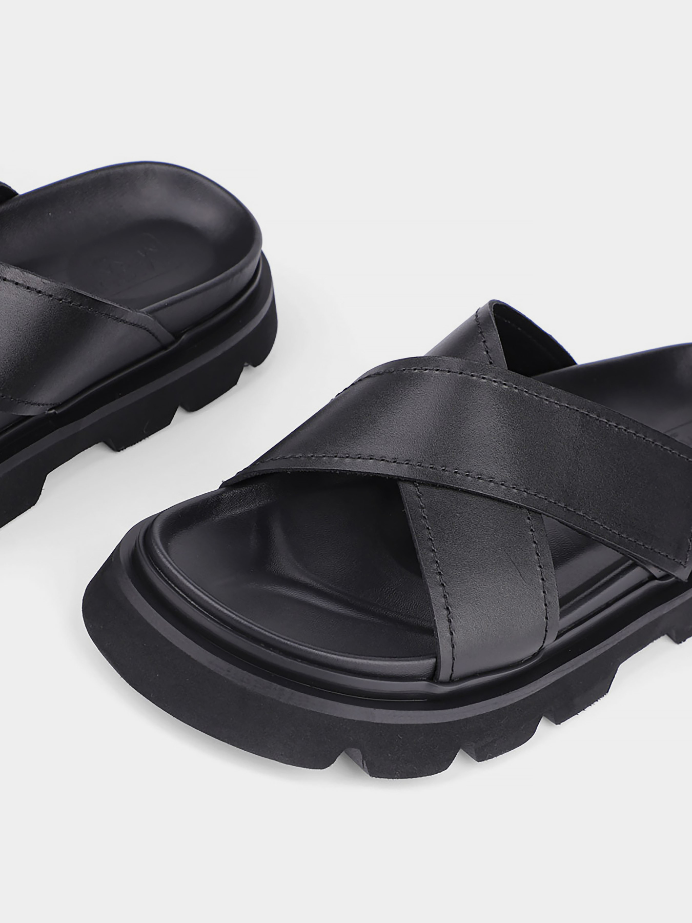 Шлепанцы Miguel Miratez модель 1977-3А Фото