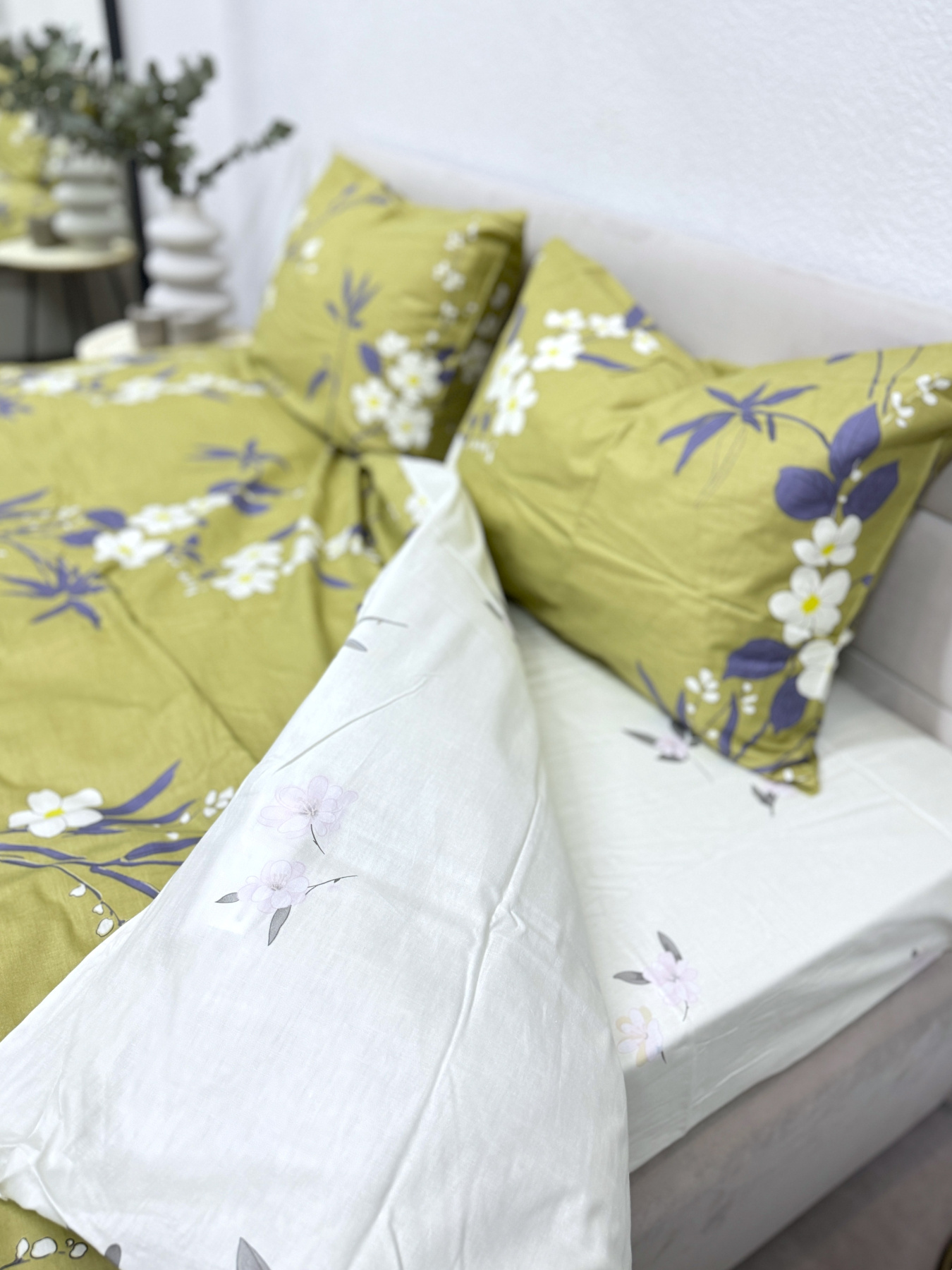 Комплект постельного белья из сатина Ветка Сакуры двусторонний оливковый Ecotton модель 23340-21005 Фото