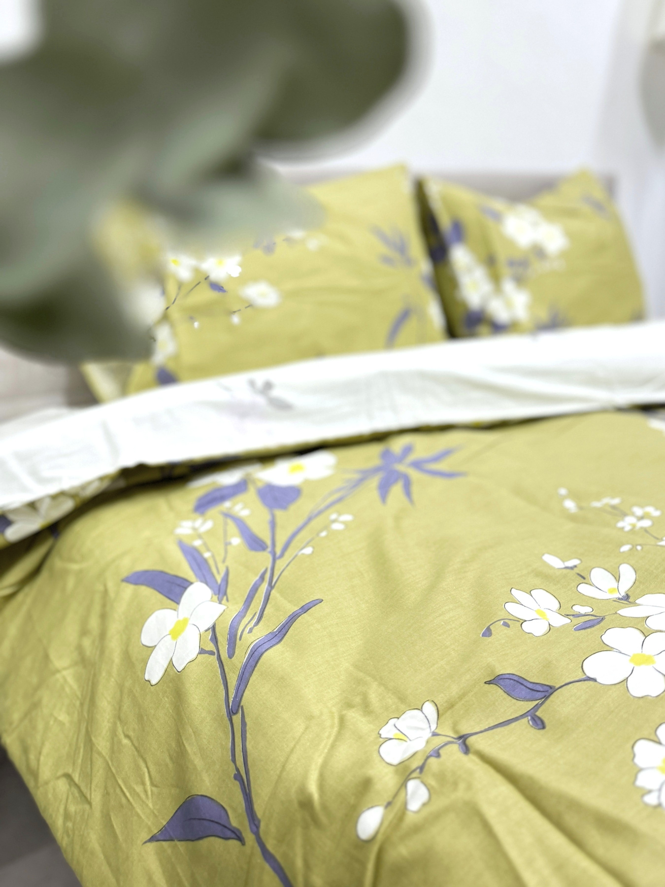 Комплект постельного белья из сатина Ветка Сакуры двусторонний оливковый Ecotton модель 23340-21005 Фото