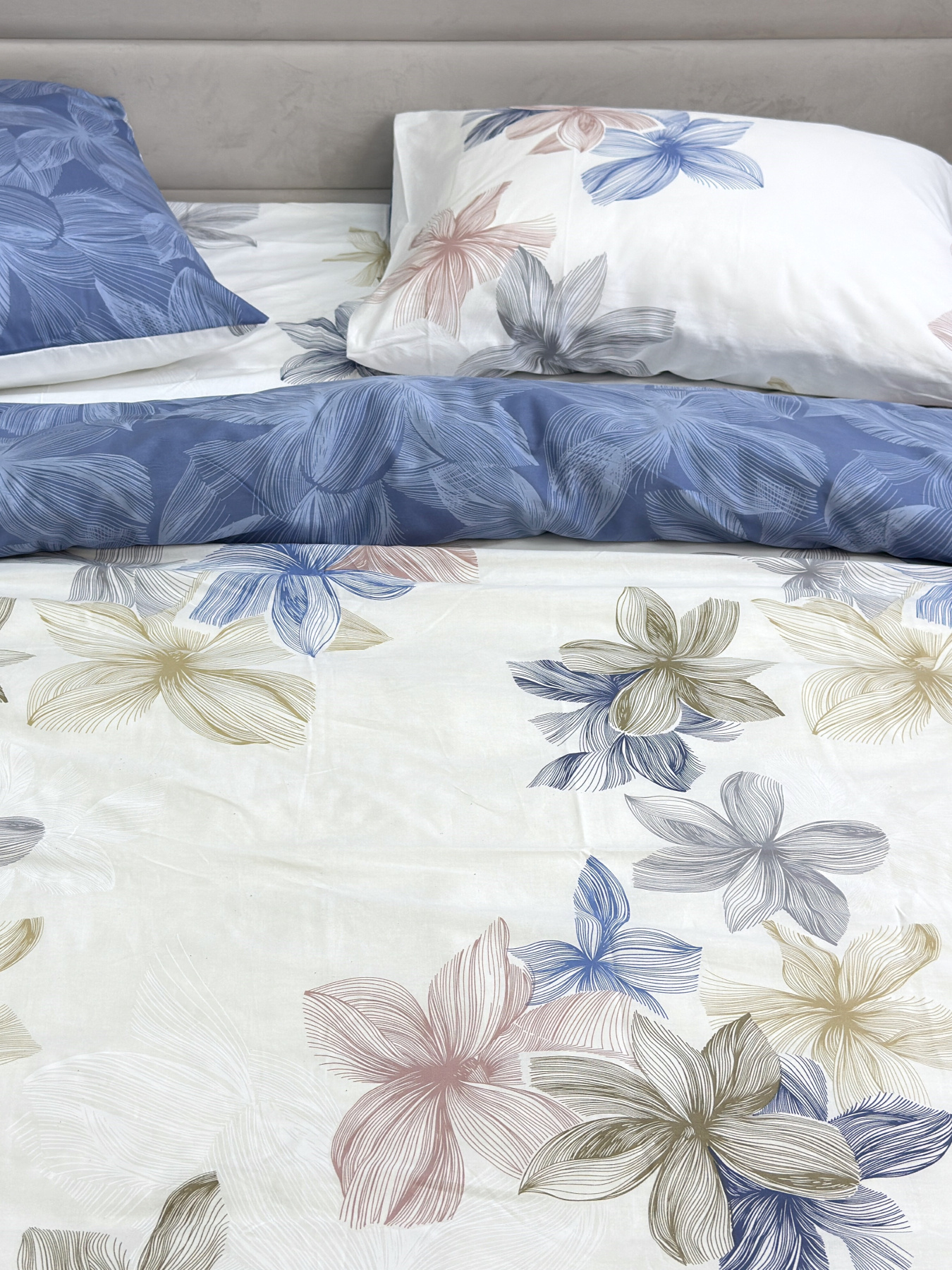 Комплект постільної білизни двосторонній з ніжними блакитними Квітами Ecotton модель 23347 Фото