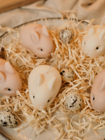 Аромасвічка "Кролик" , аромат - "Банановий хліб", з натурального оливкового воску Candle Design модель 140.2007 Фото