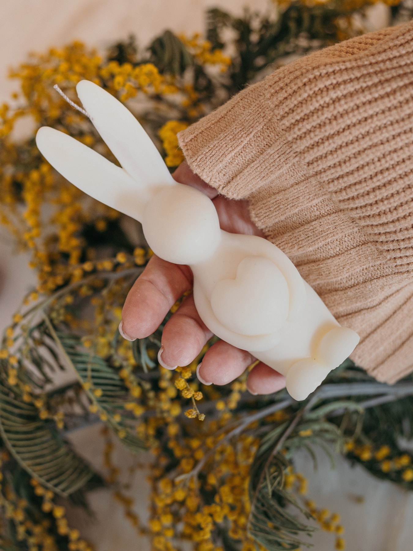 Аромасвечка "Заяц любви", аромат - "Ежевика & шампанское", натуральный пчелиный воск Candle Design модель 140.2010 Фото