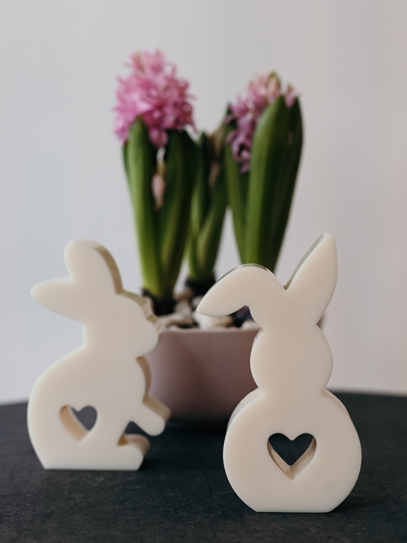 Аромасвечка "Заяц любви", аромат - "Ежевика & шампанское", натуральный пчелиный воск Candle Design модель 140.2013 Фото