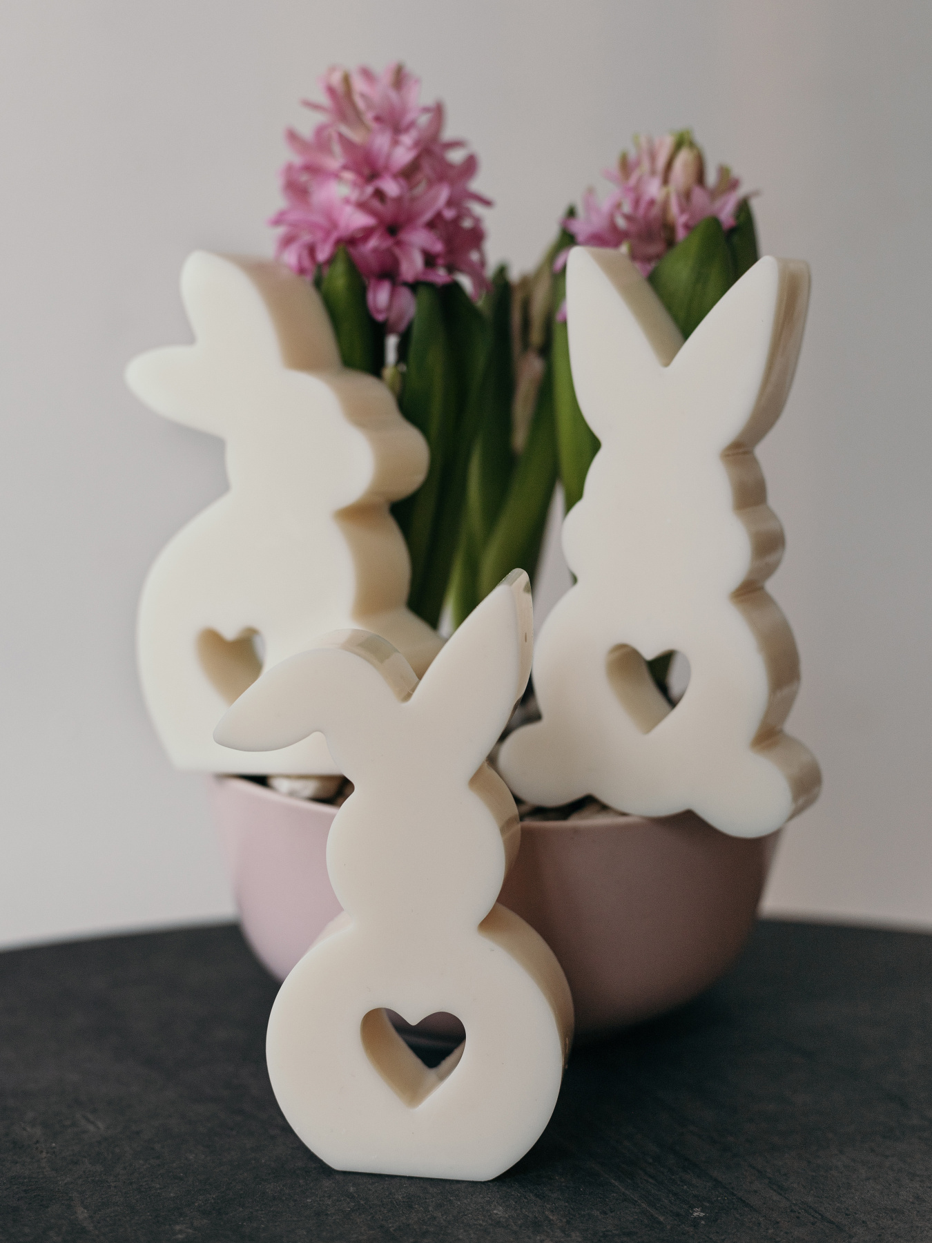 Аромасвічка "Заєць любові", аромат - "Ожина & шампанське", натуральний бджолиний віск Candle Design модель 140.2013 Аромасвічка "Заєць любові", аромат - "Ожина & шампанське", натуральний бджолиний віск Candle Design модель 140.2013 Фото