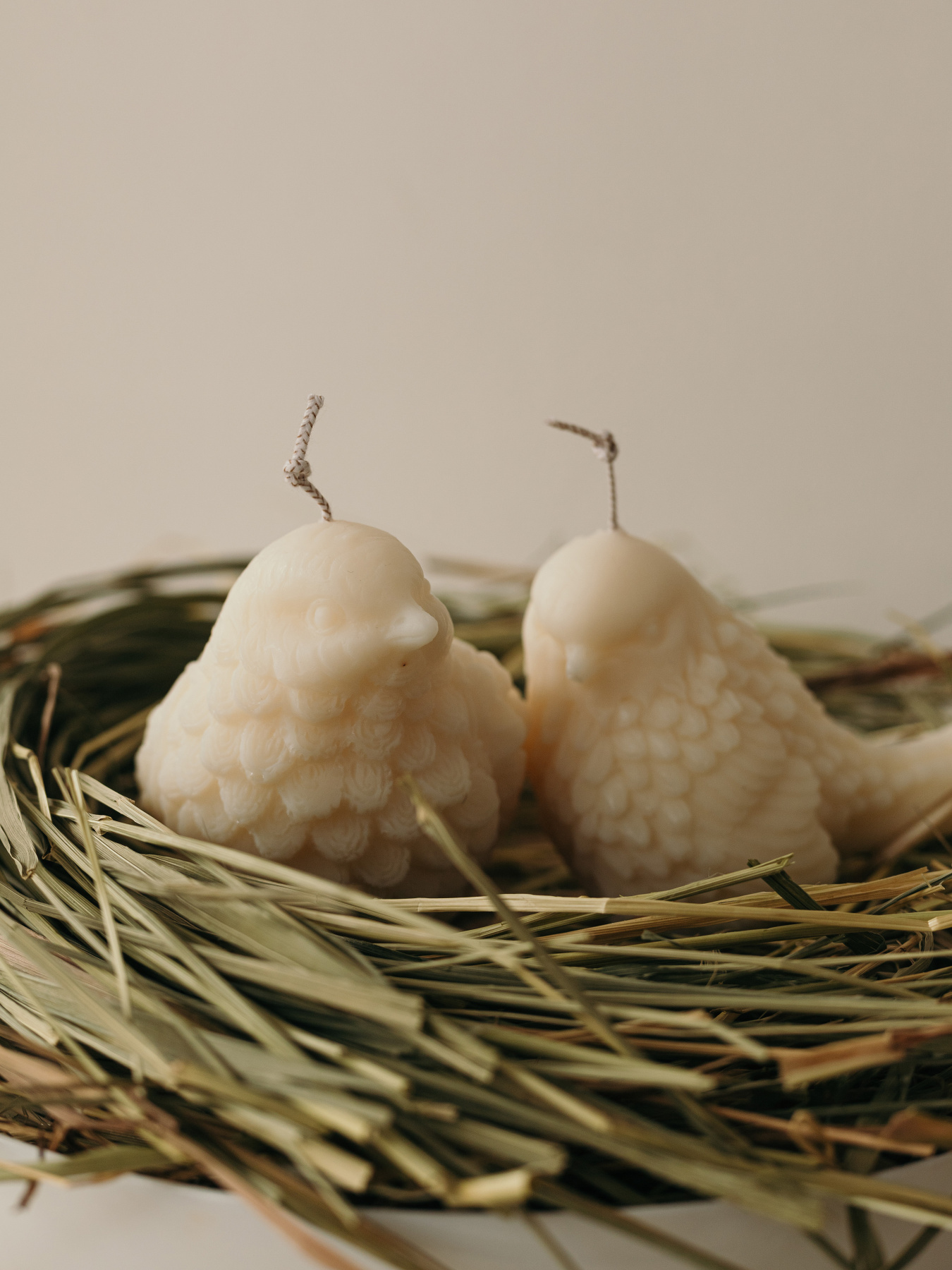 Свеча "Птичка М" парфюмированная, аромат - "Цвет вишни", из натурального оливкового воска Candle Design модель 140.2022 Фото