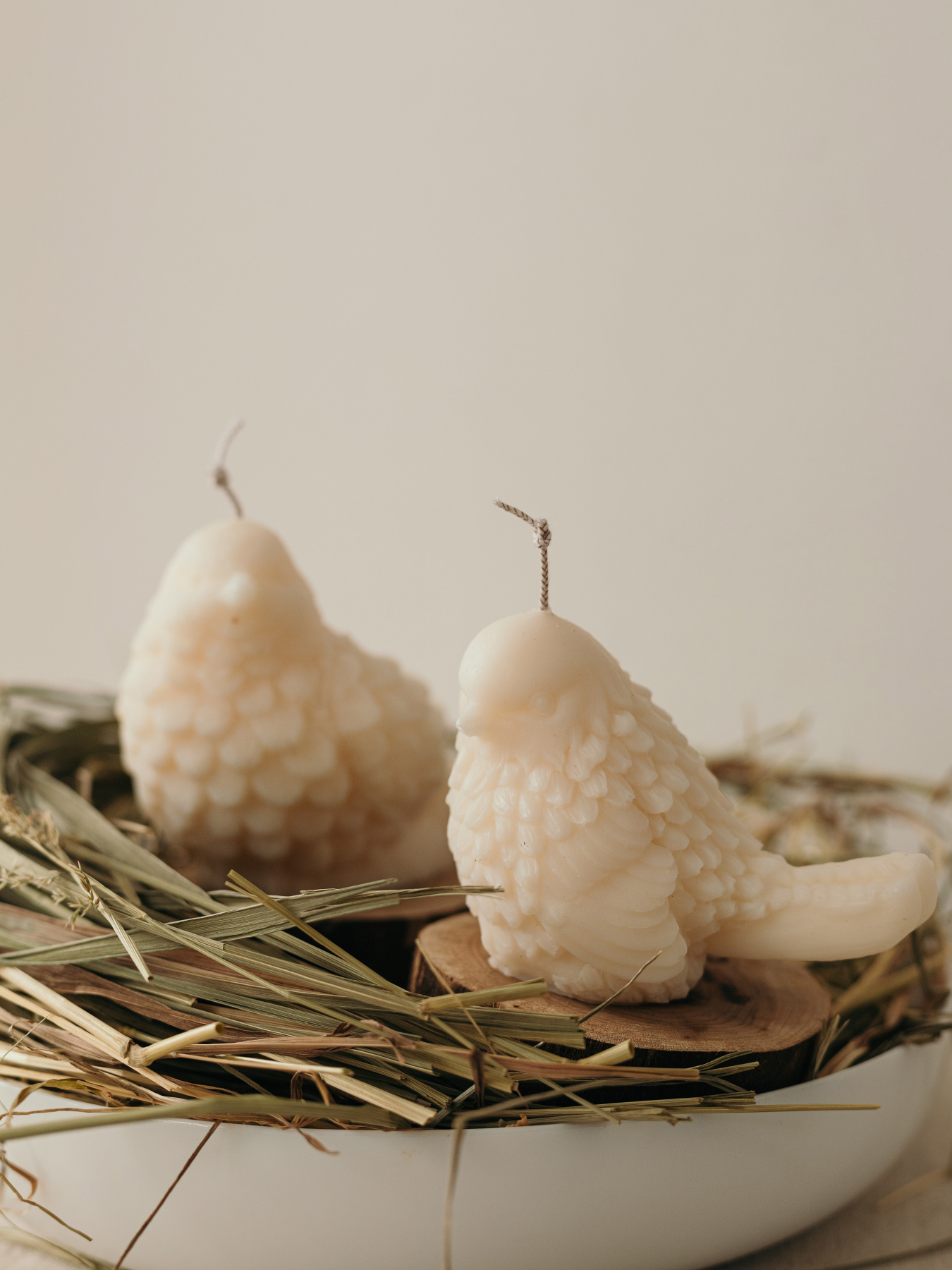 Свеча "Птичка М" парфюмированная, аромат - "Цвет вишни", из натурального оливкового воска Candle Design модель 140.2022 Фото