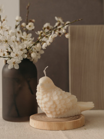 Свеча "Птичка М" парфюмированная, аромат - "Цвет вишни", из натурального оливкового воска Candle Design модель 140.2022 Фото