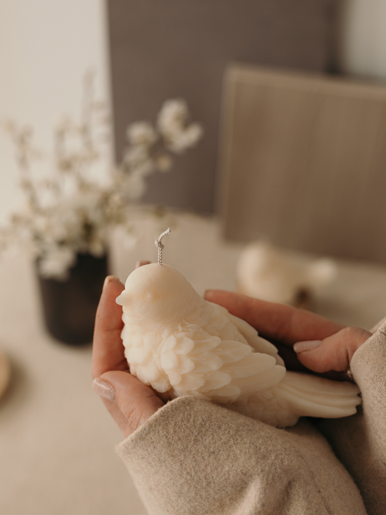 Ароматическая свеча "Птичка S", аромат - "Цвет вишни", из натурального оливкового воска Candle Design модель 140.2023 Фото