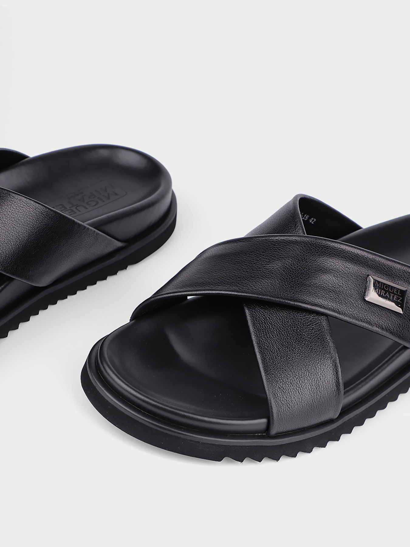 Шльопанці Miguel Miratez модель KB2039-13-18 Фото