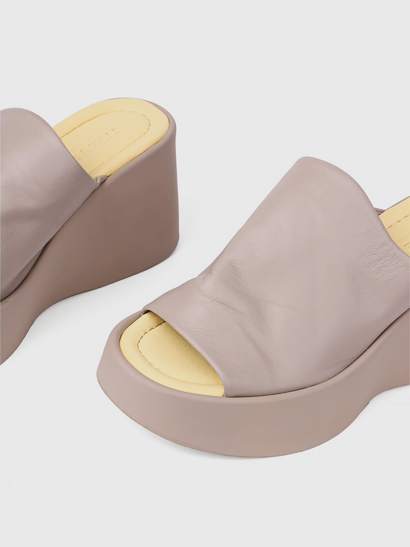 Шлепанцы Attizzare модель 608-3606-1441-1152 Фото